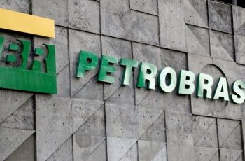 Ibovespa fecha em alta e bate recorde histórico pela 9ª vez seguida 6 Petrobras registra lucro de R$ 32,7 bilhões no terceiro trimestre de 2025