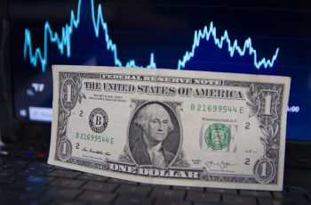 Dólar volta a subir por cautela externa e de olho em Comef, Master e PF - Times Brasil