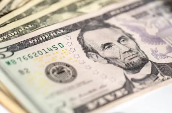 Dólar: moeda encerra última sessão em baixa