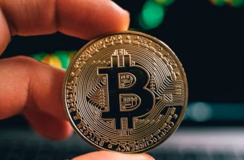 Bitcoin (BTC) é defendido por compradores após ser negociado abaixo de US$ 100.000; baleias acumulam 30 mil BTC 1 bitcoin hoje criptoativo ativo digital