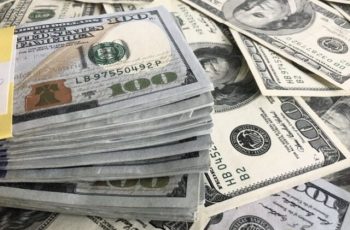 Alerta para possibilidade de colapso do dólar semelhante ao da bolha da internet dos anos 2000 -