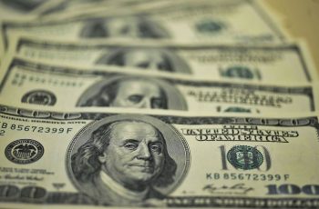 Dólar Hoje: Fim do shutdown e IPCA chegando em dia de feriado nos EUA
