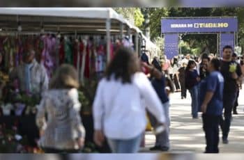 Taxa de desemprego no Brasil cai para 5,6% e iguala menor nível da história