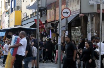 Taxa de desemprego cai para 5,6% no trimestre encerrado em setembro