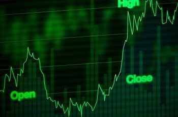 Ibovespa fecha em queda com mercado aguardando o Copom