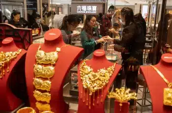 Ouro encerra em 115 euros em Portugal após subidas significativas ao longo do ano. 10 Portugueses aproveitam preços recorde para se desfazer do ouro