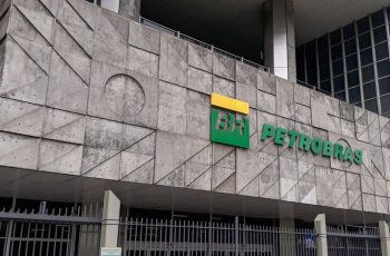 Petróleo Brent recua para cerca de US$ 68 por barril em meio a incertezas tarifárias e desaceleração global 8 petrobras dividendos
