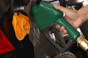 Petrobrás reduz preço e rede privada não repassa ao consumidor