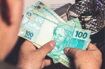 PIB da Bahia cresce 2,2% no 3º trimestre de 2025 em relação ao mesmo período de 2024, totalizando R$ 130,76 bilhões 6 PIB da Bahia cresce 2,2% no terceiro trimestre de 2025