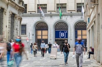 Fachada da Ibovespa em São Paulo