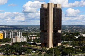 BC volta a reduzir previsão para inflação em 2025 no penúltimo Boletim Focus do ano