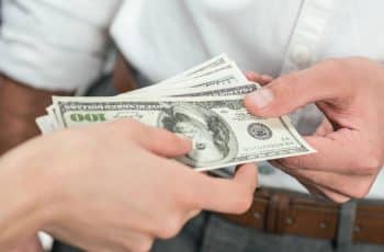 Câmbio: Dólar fecha em queda após “super quarta”