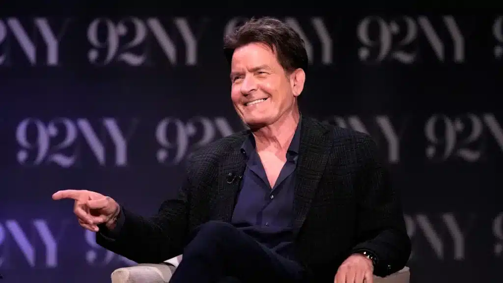 Charlie Sheen revela que medicamento experimental para HIV nunca chegou ao mercado e discute sua jornada pessoal com a doença 2 Yahoo entertainment home