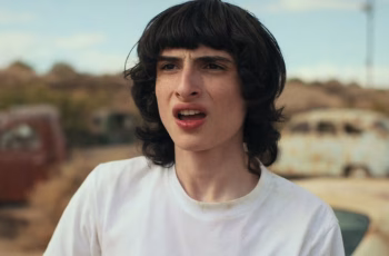Finn Wolfhard explica repetição de falas de Mike em Stranger Things como uma técnica narrativa dos Duffer Brothers 2 Finn Wolfhard Explains Mike Wheeler's Repetitive Dialogue On Stranger Things
