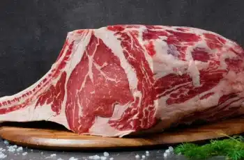 Boi gordo encerra o dia em São Paulo a R$ 325,00 por arroba, mantendo estabilidade nas cotações 9 Vendas de carne bovina desaceleram antes do Natal e mercado do boi gordo estabiliza