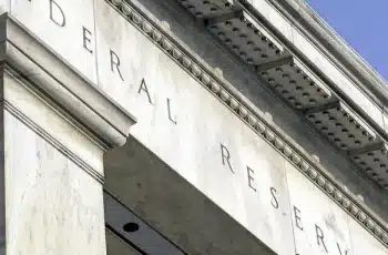 PIB dos EUA cresce 4,3% no terceiro semestre de 2025, superando expectativas de 3,2% segundo o Departamento de Comércio 10 PIB cresce 4,3% no terceiro semestre de 2025, contrariando previsões