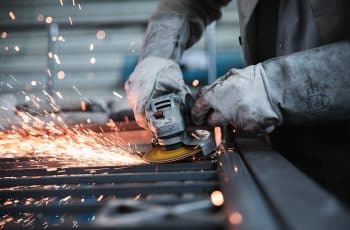 Apesar de juros altos, CNI projeta crescimento de 1,8% do PIB do Brasil no próximo ano - Times Brasil