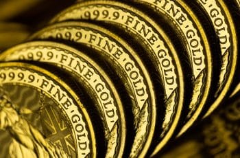 Ouro fecha em baixa e prata sobe com aposta sobre demanda