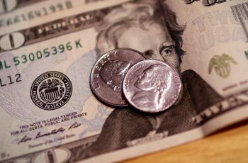 Dólar cai para R$ 5,37 com redução de preocupações com Venezuela