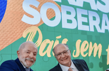 Balança comercial deve ter superávit de US$ 67 bilhões em 2026