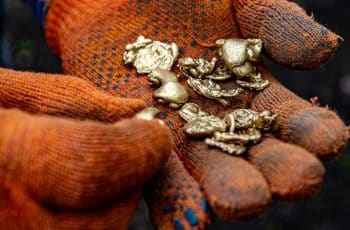 ETF GDXJ paga dividendos em dólar anualmente, como parte do lucro das mineradoras (Imagem: Shutterstock)