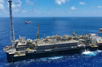 Balança comercial bate recorde em dezembro, mas superávit recua em 2025