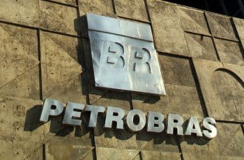 Petrobras a R$ 32: eleição, petróleo barato e valuation indicam se ainda faz sentido comprar ações da estatal