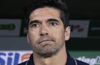 Abel Ferreira, técnico do Palmeiras, durante jogo contra o Bragantino