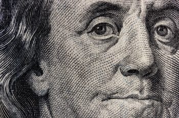 Dólar opera perto da estabilidade com índice de inflação nos EUA dentro do esperado