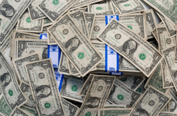Dólar fecha em queda a R$ 5,36, apesar de força da moeda no exterior