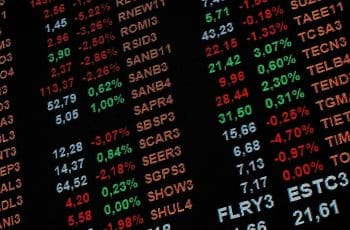 Ibovespa renova recorde e supera 175 mil pontos com influxo estrangeiro