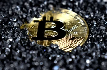 Bitcoin recua 0,71% e é negociado a US$ 89.639,88 nesta quinta-feira 3 Bitcoin fecha em queda e renova rali negativo enquanto tensões diminuem