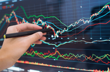 Ibovespa abre pressionado por tensão global e dados dos EUA