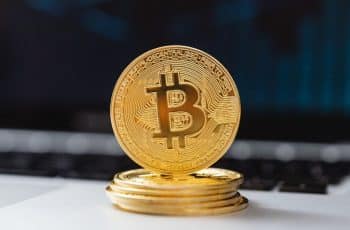 Gráfico do preço do bitcoin em reais com referência à legislação nos EUA