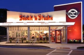 Steak 'n Shake registra crescimento de vendas de 18% enquanto tesouraria em Bitcoin atinge US$ 10 milhões