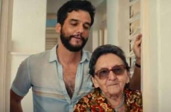 Wagner Moura e Tânia Maria em cena de "O agente secreto"