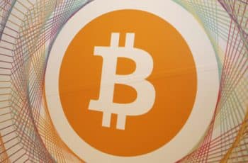Bitcoin atinge menor cotação desde reeleição de Trump