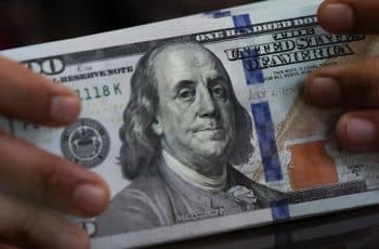Dólar encerra o dia estável mesmo após queda do Ibovespa