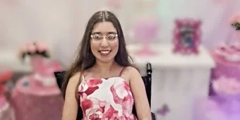 Jovem com doença genética rara recebe oportunidade de tratamento nos EUA e precisa de apoio financeiro 5 Júlia tem uma chance de tratamento — precisamos de você