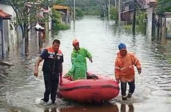 Chuva: litoral paulista em alerta vermelho até sexta (27) - 23/02/2026 - Cotidiano