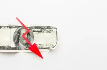 Dólar recua e encerra cotação a R$ 5,17 em 20 de fevereiro de 2026, acumulando queda de 5,70% no ano. 2 Por que o dólar está em queda? Entenda os motivos por trás do recuo da moeda global