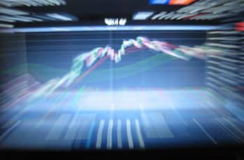 Ibovespa futuro abre em alta, dólar e notícias corporativas