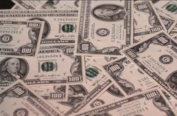 China reduz investimento no Tesouro dos EUA e derruba o dólar nos mercados globais
