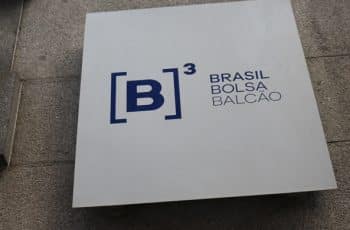 Ibovespa fecha em alta histórica com fluxo estrangeiro, apoio externo e discurso cauteloso do Banco Central