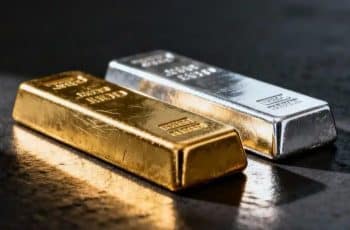 Ouro fecha em alta de 0,96% e prata sobe 3,98%, após problemas técnicos da CME