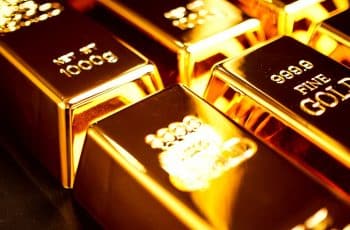 Ouro sobe e volta a superar US$ 5 mil após decisão da Suprema Corte