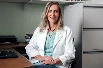 Polilaminina: pesquisa da UFRJ avança em tratamento experimental para lesões medulares sob cautela científica 3 Tatiana Coelho de Sampaio: conheça a história da criadora da polilaminina