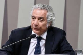 Pacote de Lula para conter diesel é eleitoreiro, diz especialista