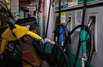 Governo aponta preços abusivos de diesel em 62 cidades - 18/03/2026 - Economia