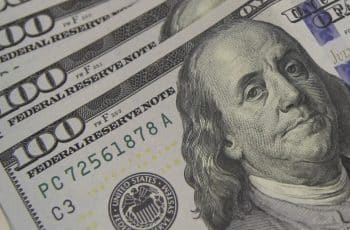 Dólar encosta em R$ 5,25 com agravamento da guerra no Oriente Médio | Economia